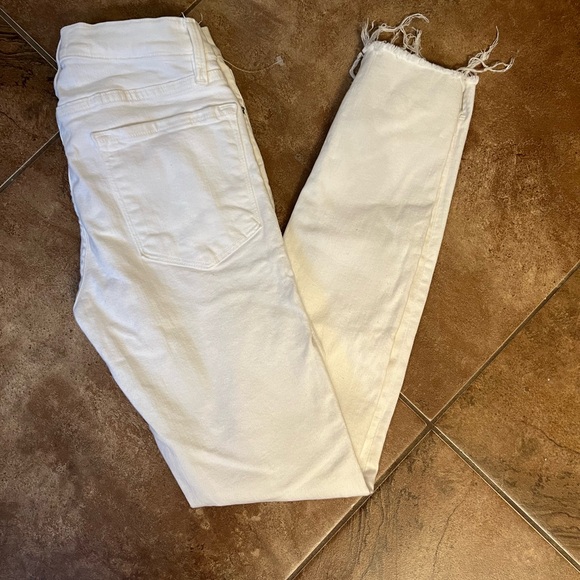 FRAME Denim "Le Skinny de Jeanne" White Jeans - Picture 6 of 10